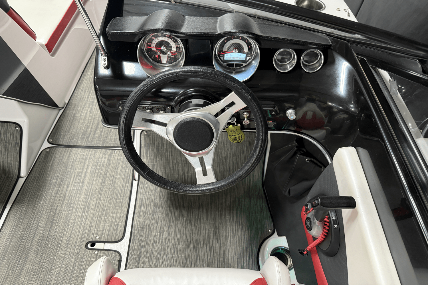 Slide: The Image of Glastron GTS 205 2019 - 41