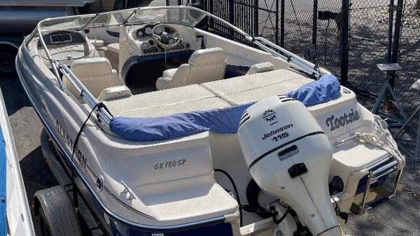 Slide: The Image of 2003 Glastron GX 180 Ski & Fish boat with Johnson 115 outboard motor. - 33