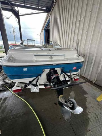 Slide: The Image of Glastron Ssv-199 1995 - 16