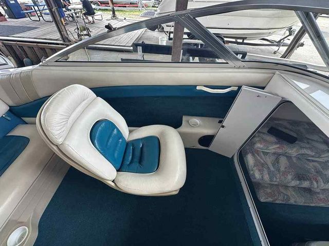 Slide: The Image of Glastron Ssv-199 1995 - 9