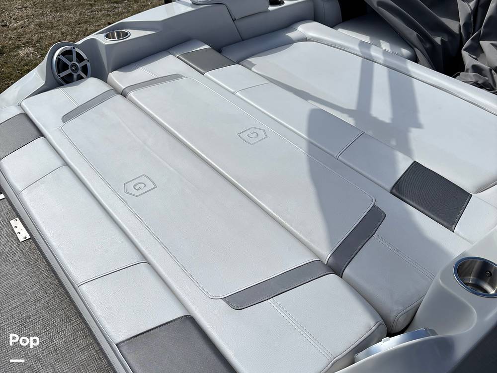 Slide: The Image of Godfrey Aquapatio 255 2017 - 101