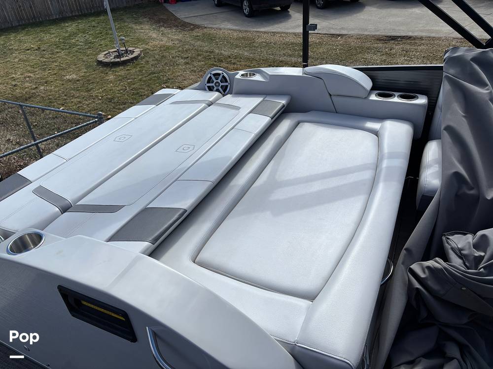 Slide: The Image of Godfrey Aquapatio 255 2017 - 102