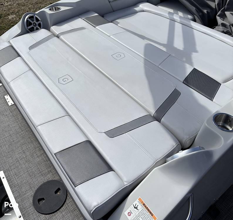 Slide: The Image of Godfrey Aquapatio 255 2017 - 104