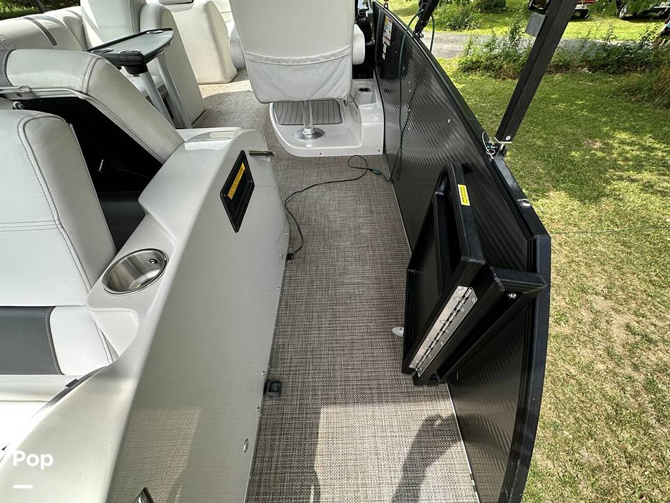 Slide: The Image of Godfrey Aquapatio 255 2017 - 14