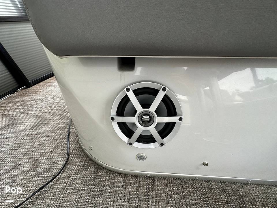 Slide: The Image of Godfrey Aquapatio 255 2017 - 21