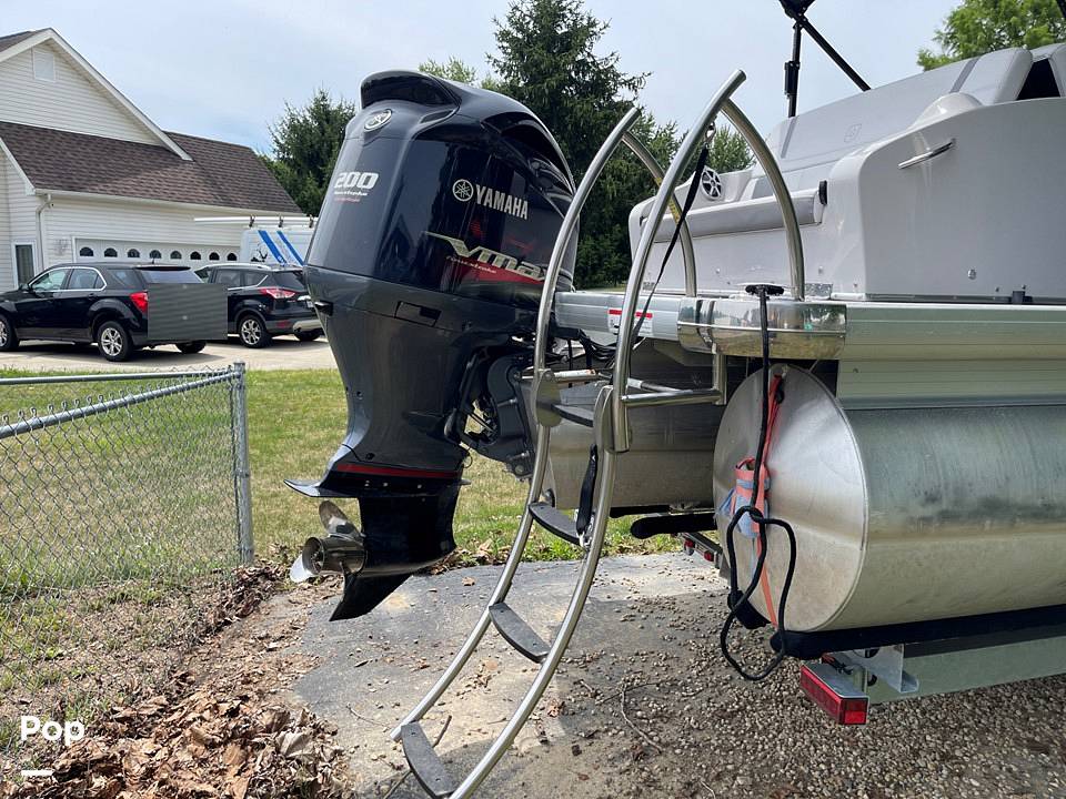 Slide: The Image of Godfrey Aquapatio 255 2017 - 4