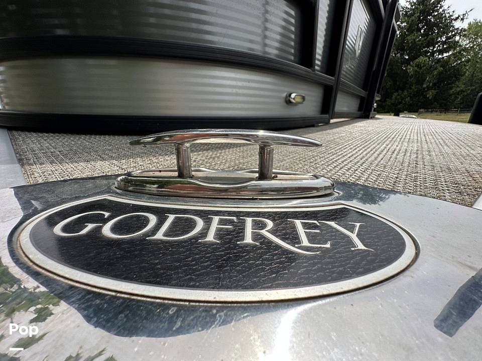 Slide: The Image of Godfrey Aquapatio 255 2017 - 85