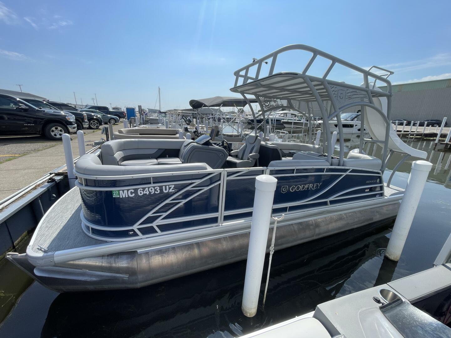 Slide: The Image of Godfrey Monaco 235 Sundeck 2024 - 4904779