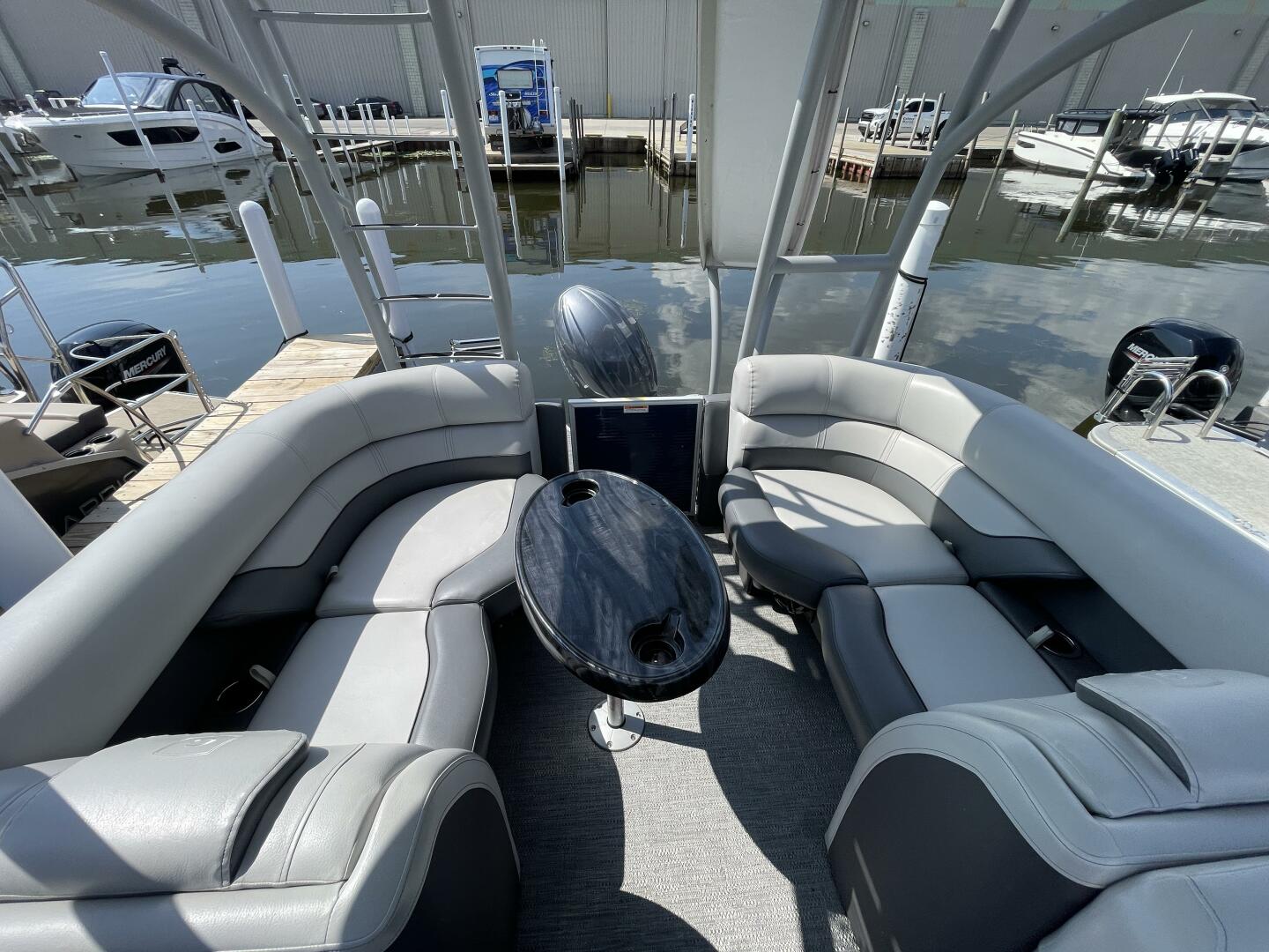 Slide: The Image of Godfrey Monaco 235 Sundeck 2024 - 4904794