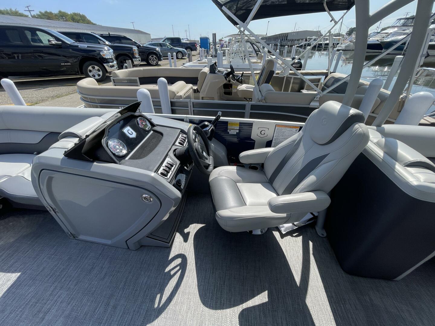 Slide: The Image of Godfrey Monaco 235 Sundeck 2024 - 4904801