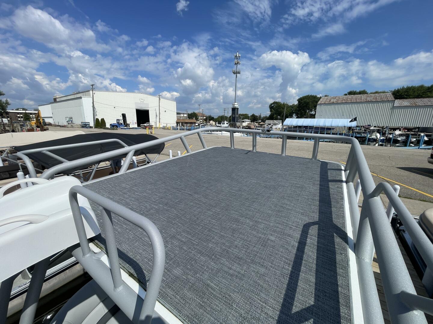 Slide: The Image of Godfrey Monaco 235 Sundeck 2024 - 4904784