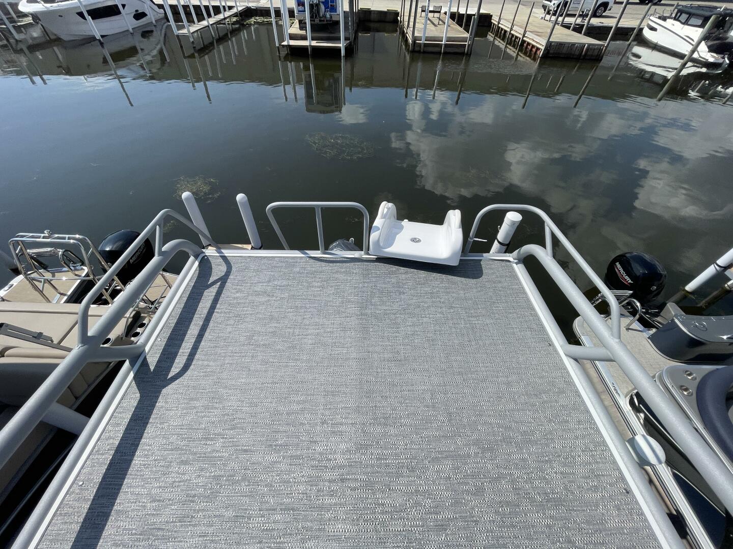 Slide: The Image of Godfrey Monaco 235 Sundeck 2024 - 4904786