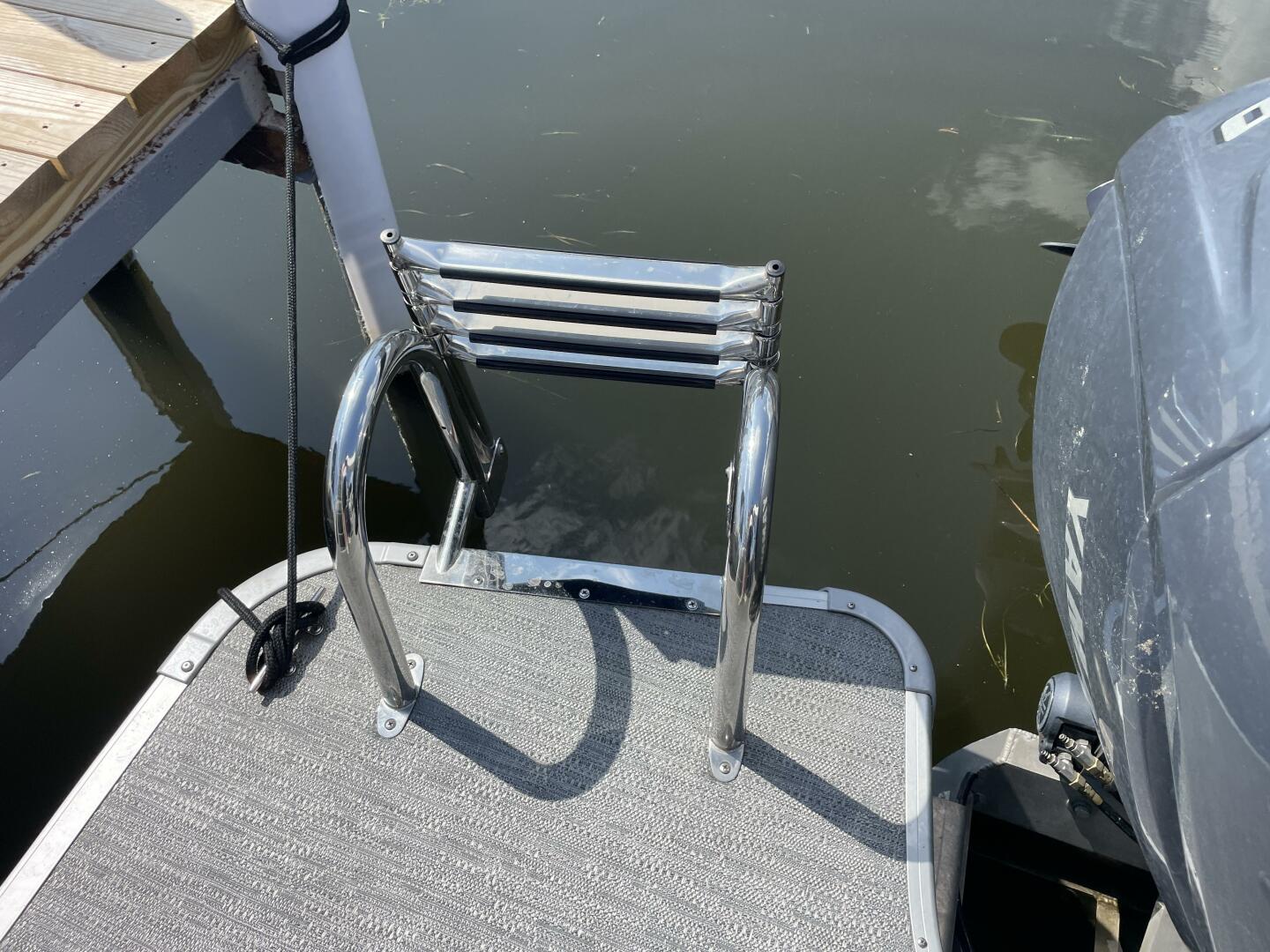 Slide: The Image of Godfrey Monaco 235 Sundeck 2024 - 4904788