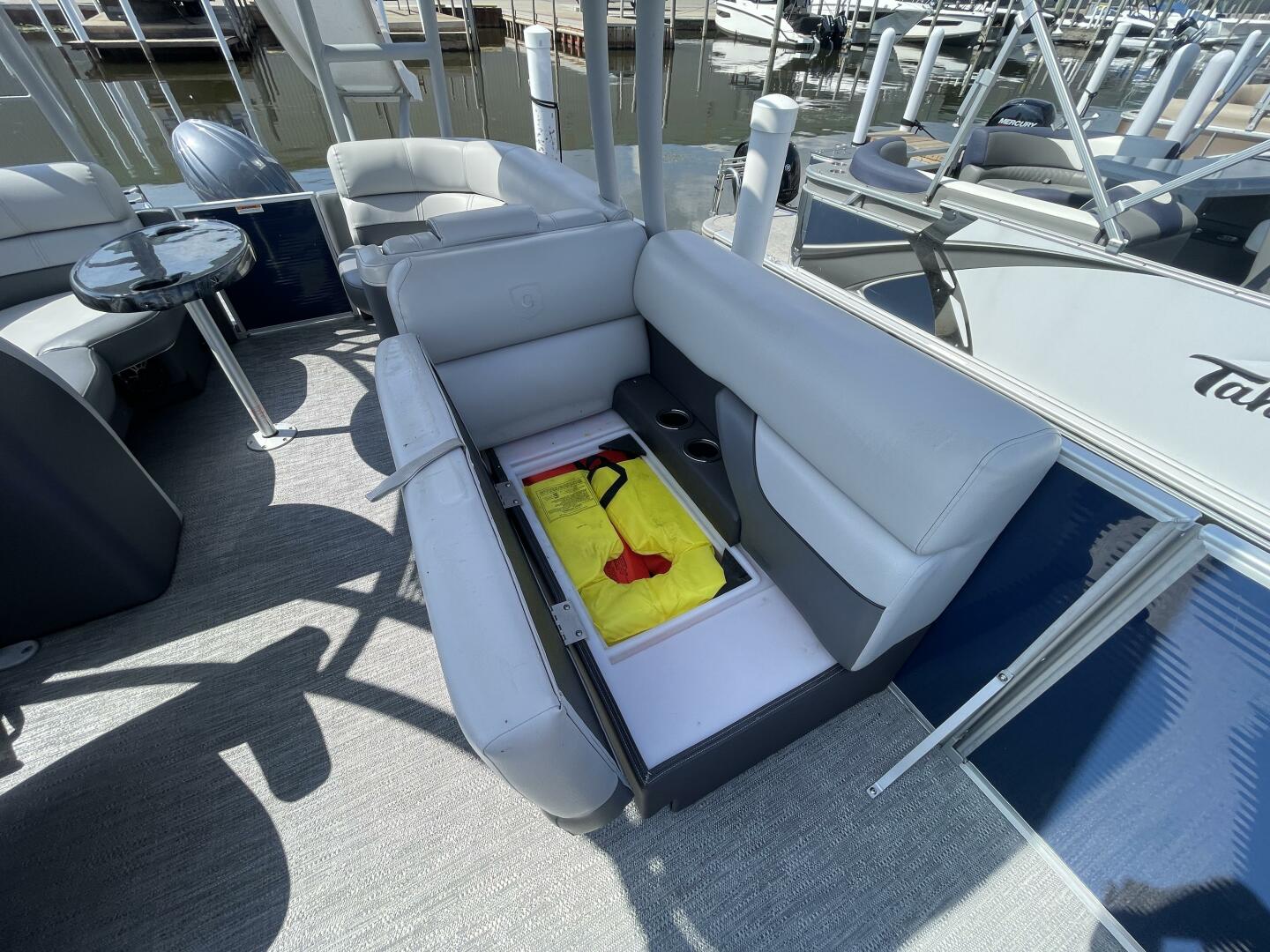 Slide: The Image of Godfrey Monaco 235 Sundeck 2024 - 4904800