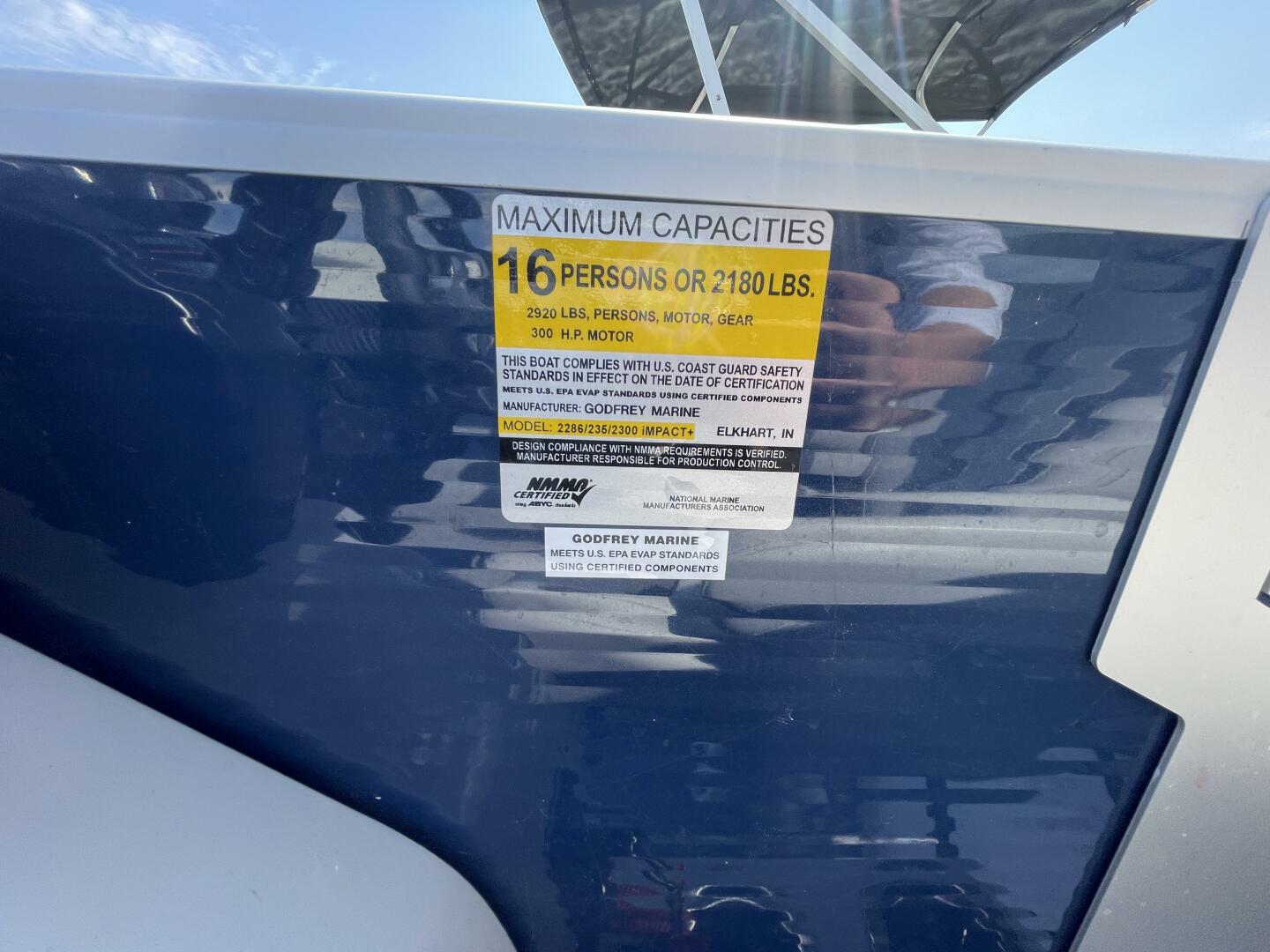 Slide: The Image of Godfrey Monaco 235 Sundeck 2024 - 4904802