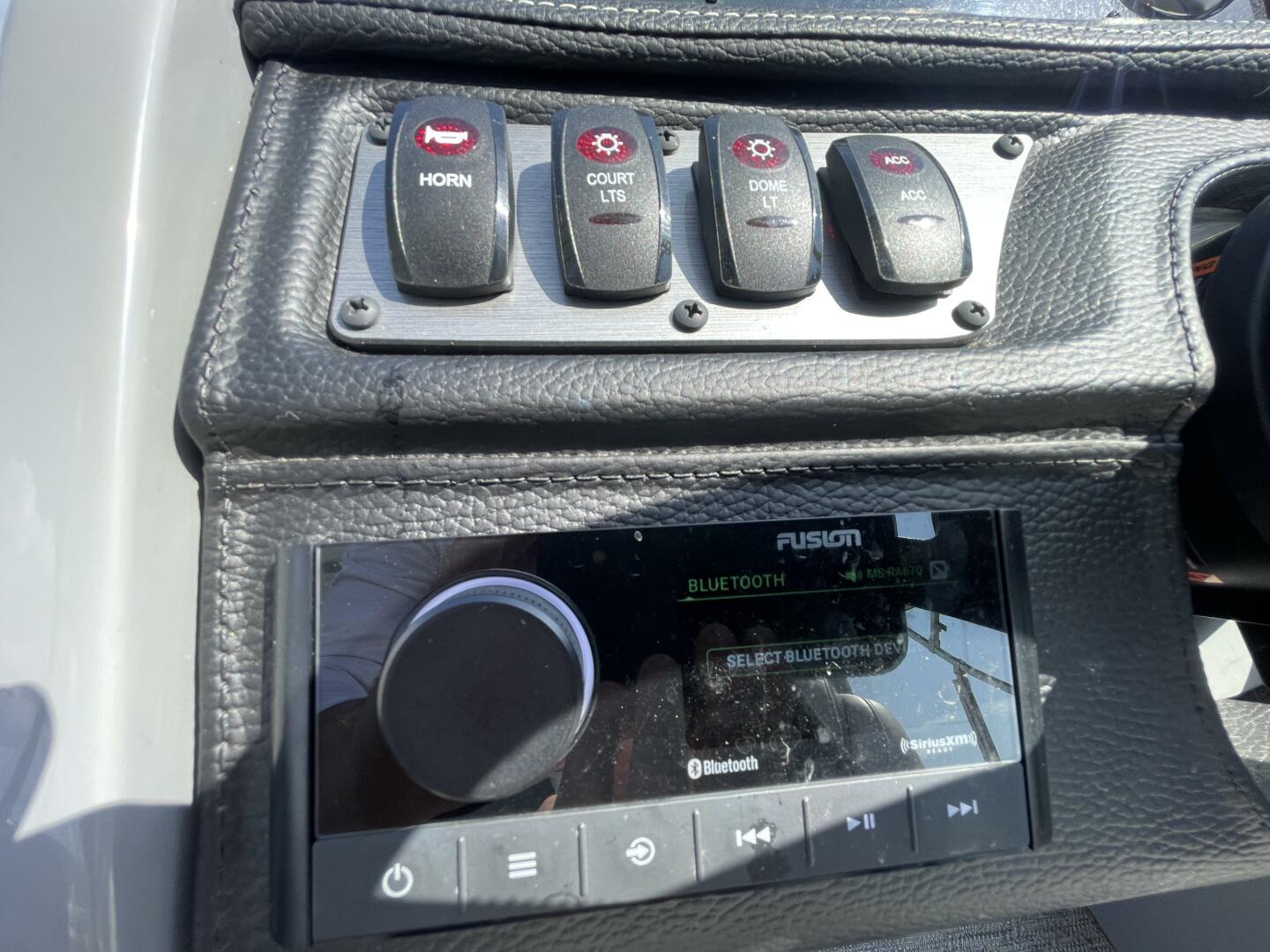 Slide: The Image of Godfrey Monaco 235 Sundeck 2024 - 4904805