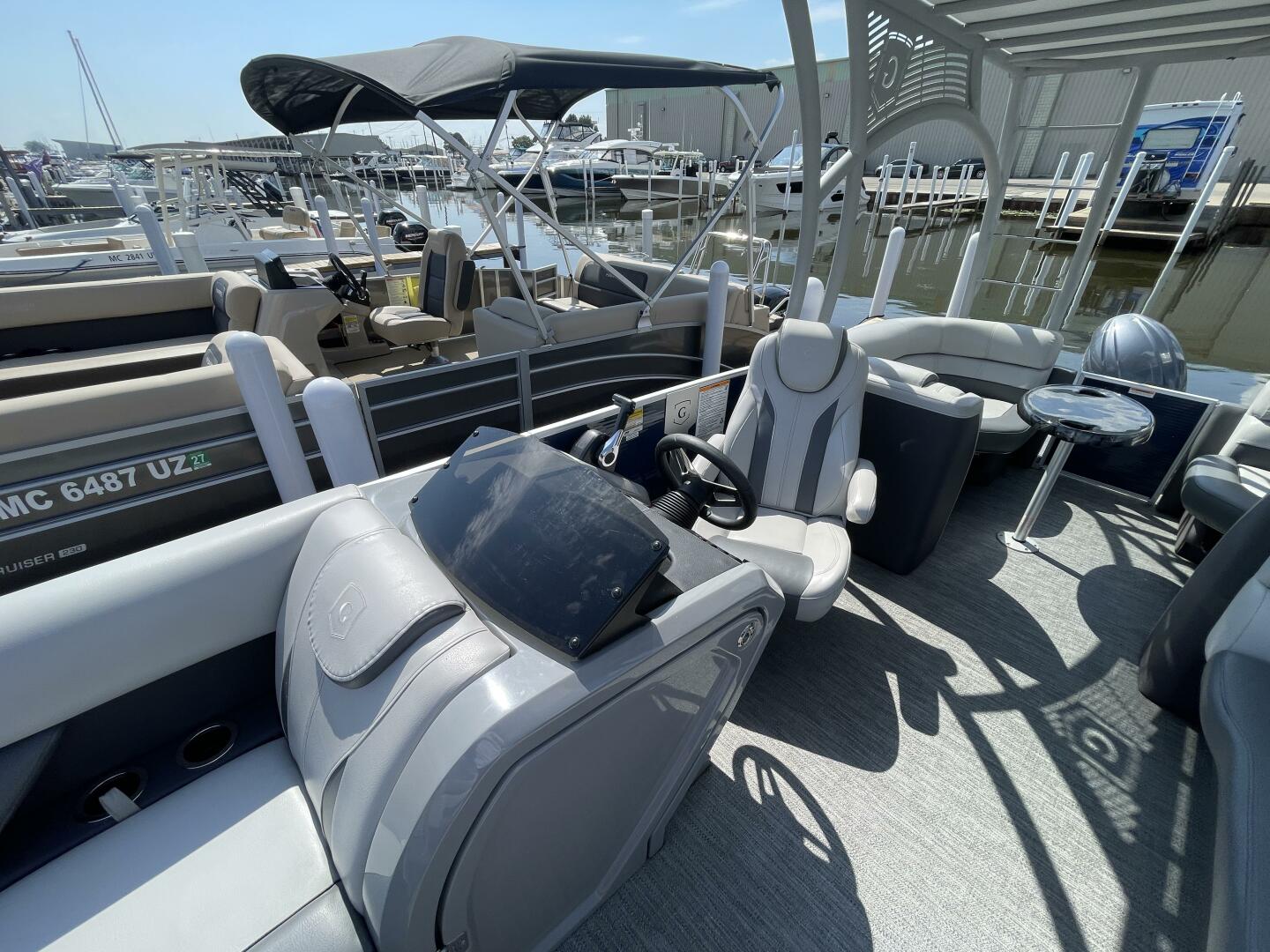 Slide: The Image of Godfrey Monaco 235 Sundeck 2024 - 4904811