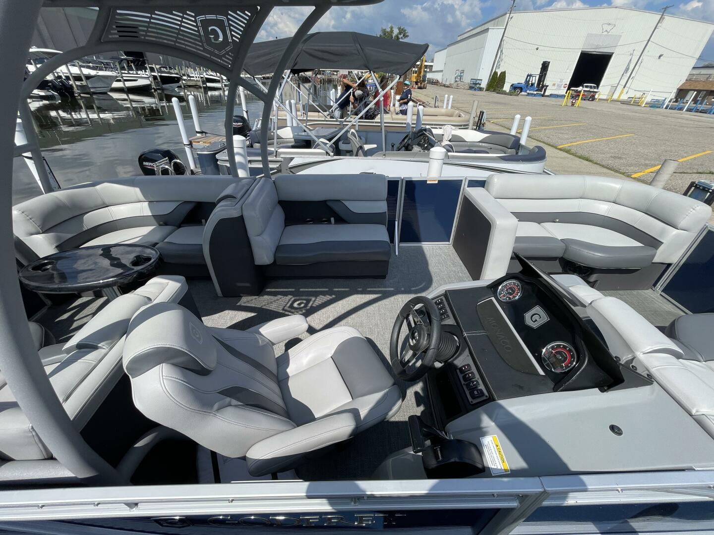 Slide: The Image of Godfrey Monaco 235 Sundeck 2024 - 4904820