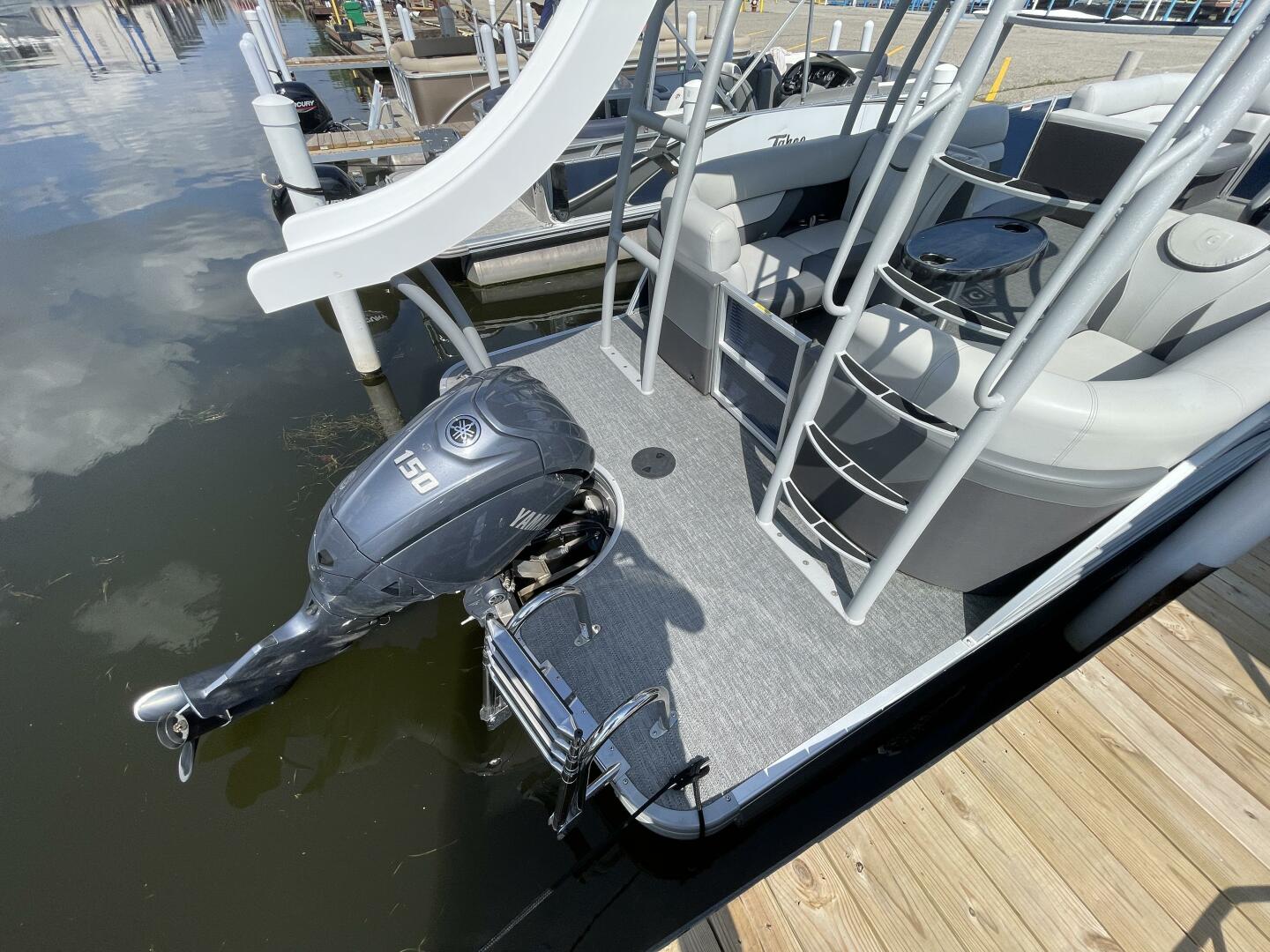 Slide: The Image of Godfrey Monaco 235 Sundeck 2024 - 4904822