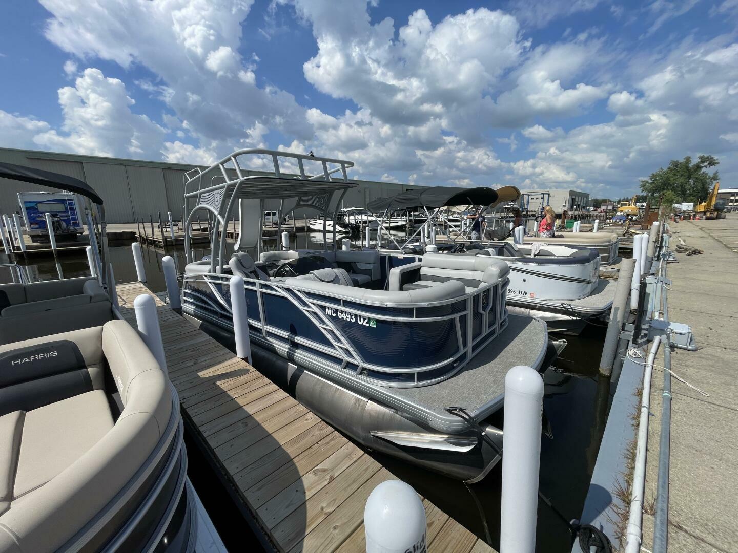 Slide: The Image of Godfrey Monaco 235 Sundeck 2024 - 4904824