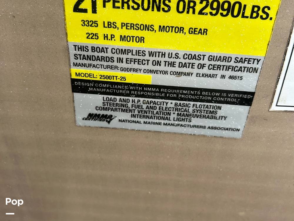 Slide: The Image of Godfrey Sanpan 25 tritoon Boat 2004 - 12658221