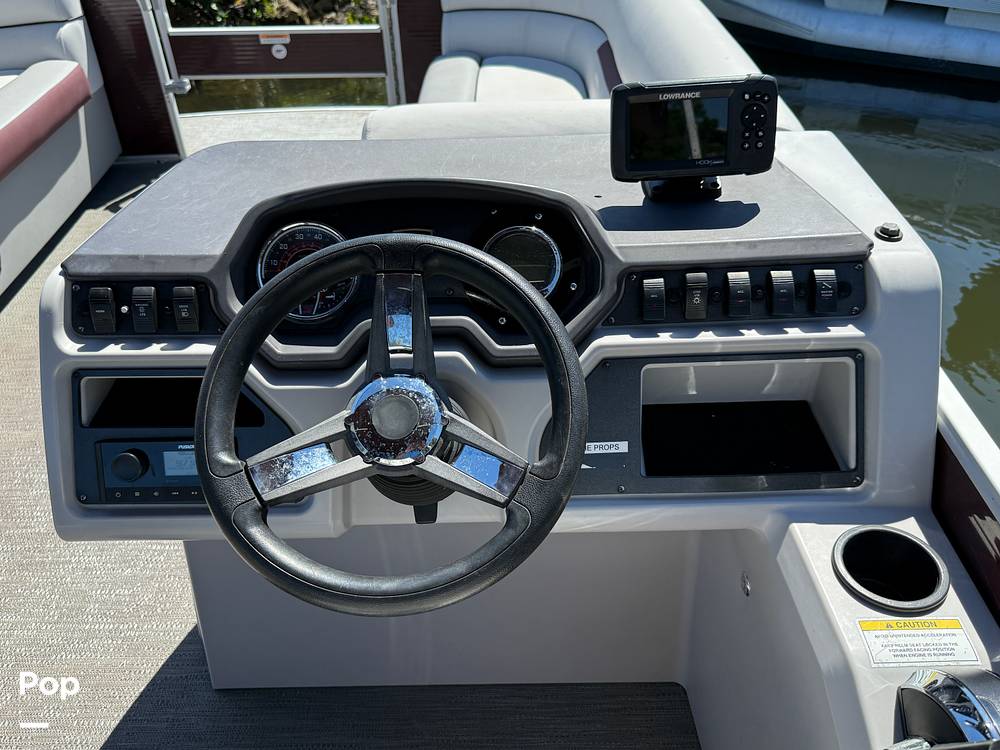 Slide: The Image of Helm Station - 15360853