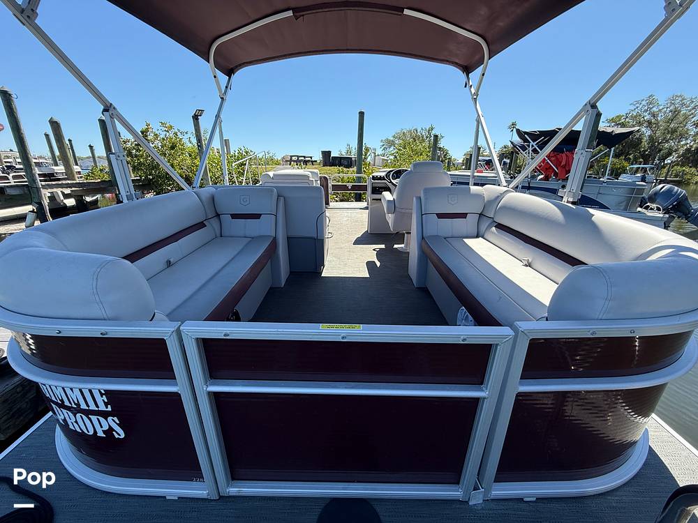 Slide: The Image of Godfrey Sweetwater 2286C 2023 - 15360885