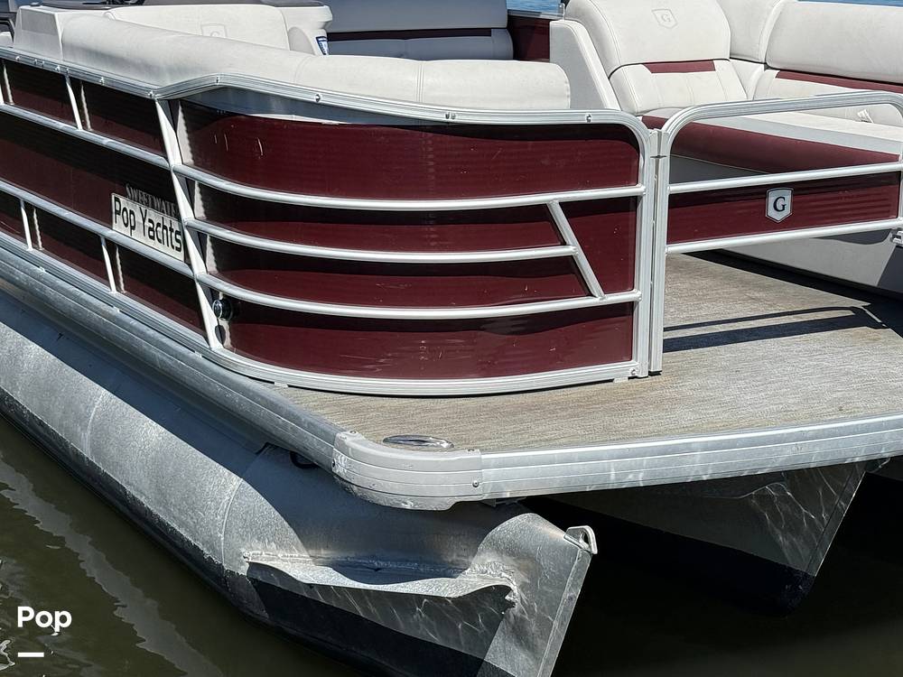 Slide: The Image of Godfrey Sweetwater 2286C 2023 - 15361621