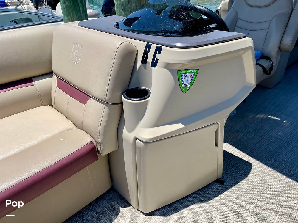 Slide: The Image of Bow Seating - 14308112