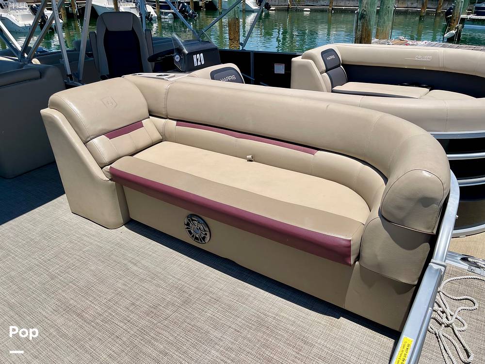 Slide: The Image of Bow Seating - 14308114
