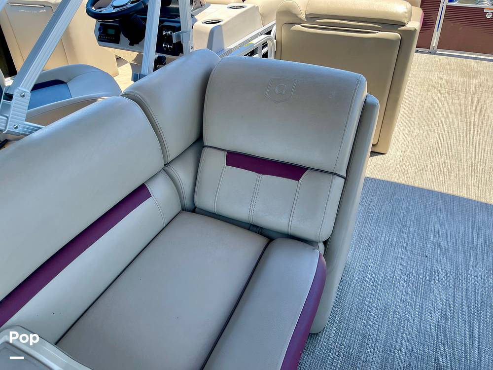 Slide: The Image of Cockpit Seating - 14308175