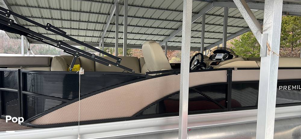 Slide: The Image of Godfrey Sweetwater Premium 255C 2019 - 12392238