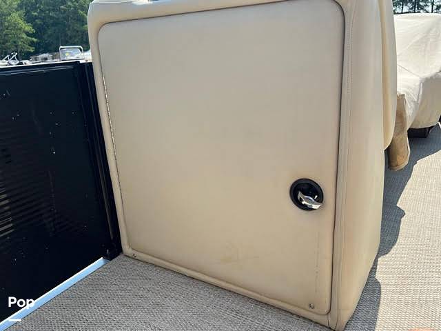 Slide: The Image of Godfrey Sweetwater Premium 255C 2019 - 12857113