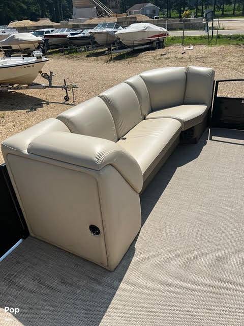 Slide: The Image of Godfrey Sweetwater Premium 255C 2019 - 12857128