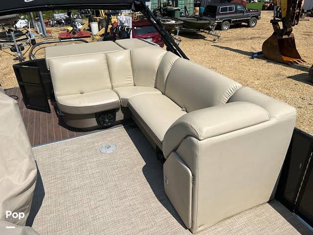 Slide: The Image of Godfrey Sweetwater Premium 255C 2019 - 12857136