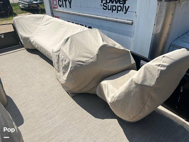 Slide: The Image of Godfrey Sweetwater Premium 255C 2019 - 12857139