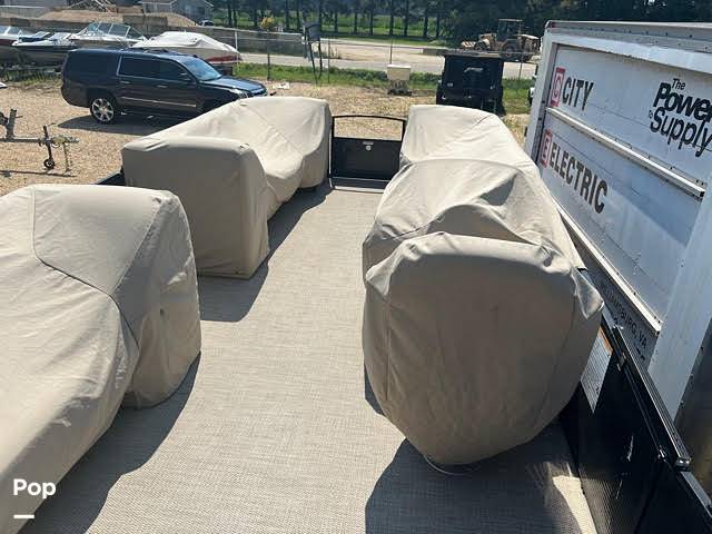 Slide: The Image of Godfrey Sweetwater Premium 255C 2019 - 12857140