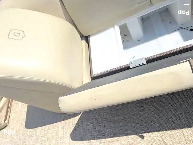 Slide: The Image of Godfrey Sweetwater Premium 255C 2019 - 12857372