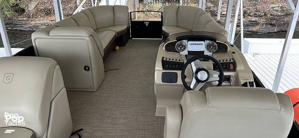 Slide: The Image of Godfrey Sweetwater Premium 255C 2019 - 12857373