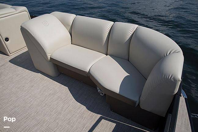 Slide: The Image of Godfrey Sweetwater Premium 255C 2019 - 15183664