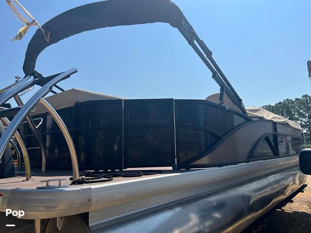 Slide: The Image of Godfrey Sweetwater Premium 255C 2019 - 12857142