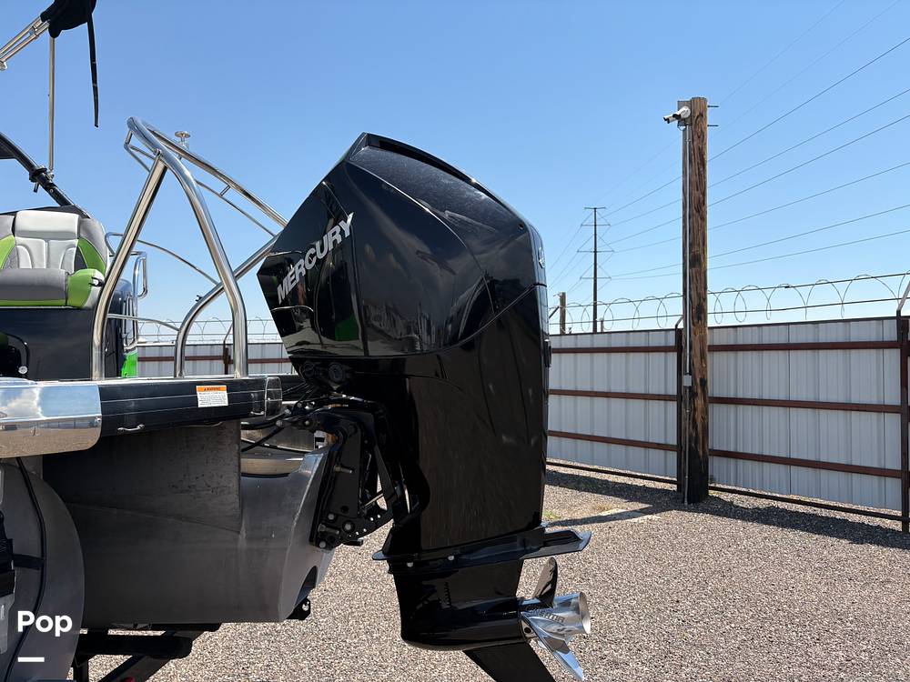 Slide: The Image of Godfrey Pontoon 250 XP 2020 - 15702901