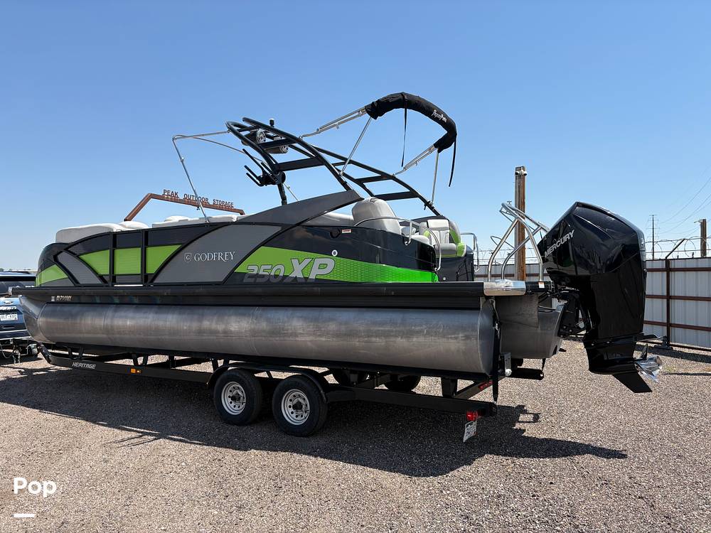 Slide: The Image of Godfrey Pontoon 250 XP 2020 - 15702902