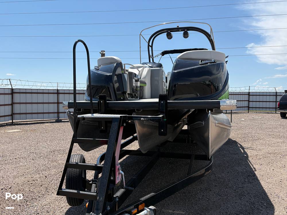 Slide: The Image of Godfrey Pontoon 250 XP 2020 - 15702906