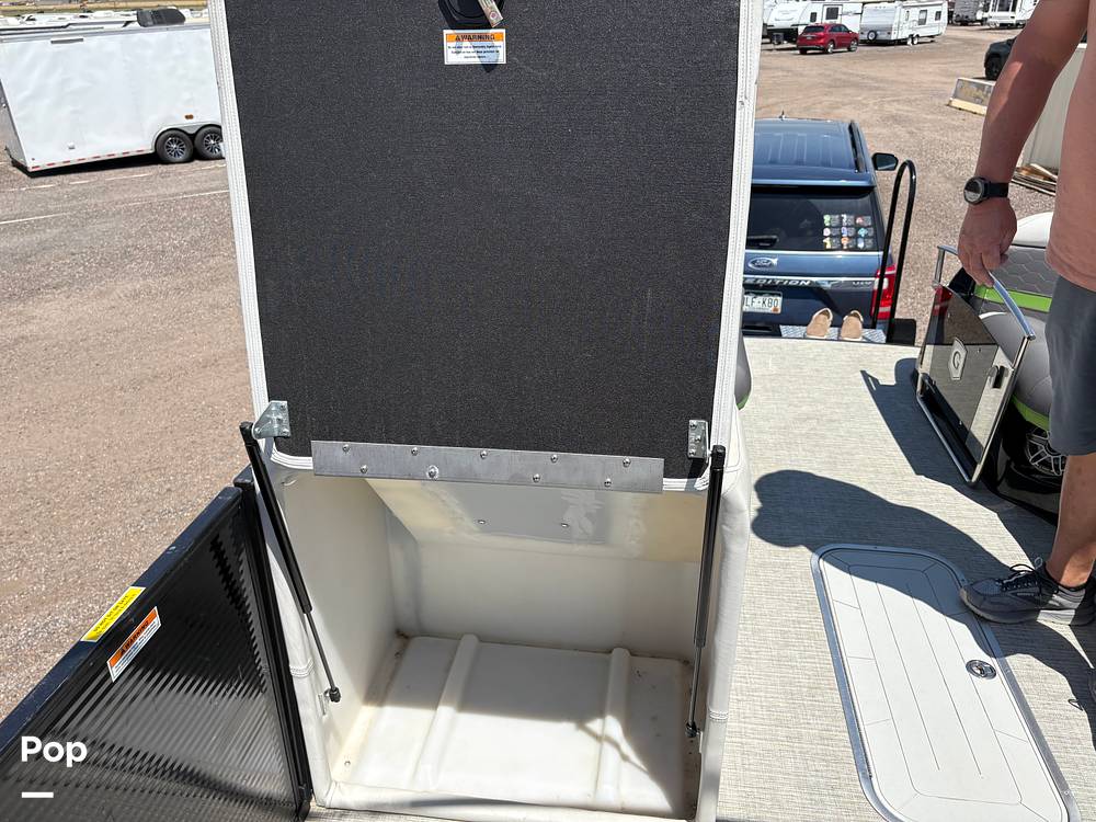 Slide: The Image of Godfrey Pontoon 250 XP 2020 - 15702941
