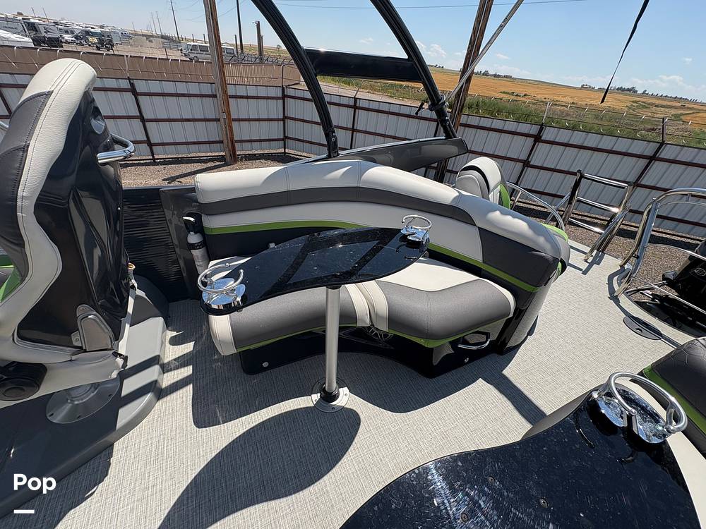Slide: The Image of Godfrey Pontoon 250 XP 2020 - 15702946