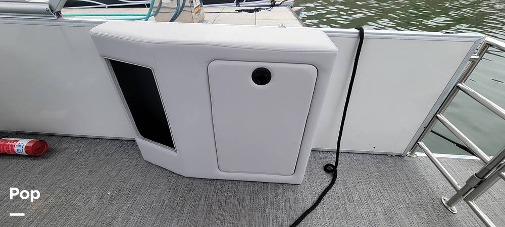 Slide: The Image of Godfrey Pontoon Sweetwater 2286 2024 - 15307841