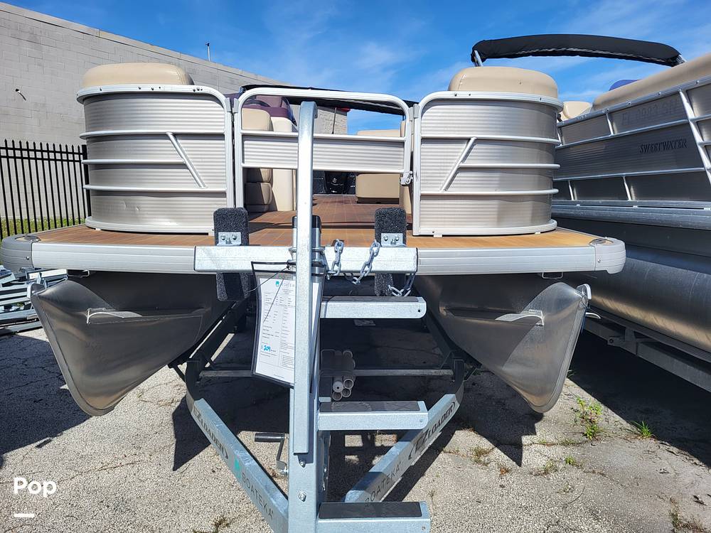 Slide: The Image of Godfrey Pontoon Sweetwater 2286SB 2020 - 14898545