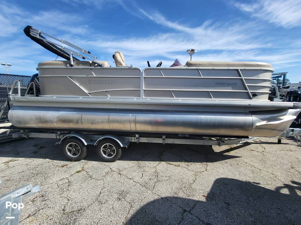 Slide: The Image of Godfrey Pontoon Sweetwater 2286SB 2020 - 14898553