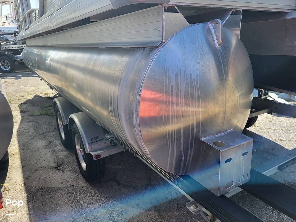 Slide: The Image of Godfrey Pontoon Sweetwater 2286SB 2020 - 14898567